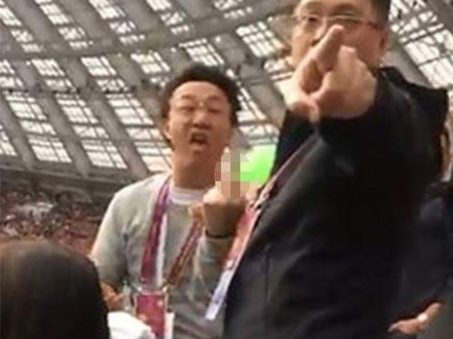 Ông hoàng âm nhạc Trung Quốc giơ ”ngón tay thối”, chửi bới ở World Cup 2018