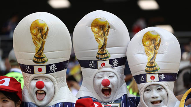 Nhật Bản ăn mừng thắng sốc World Cup: Nhà báo quốc tế choáng váng vì triệu fan - 14