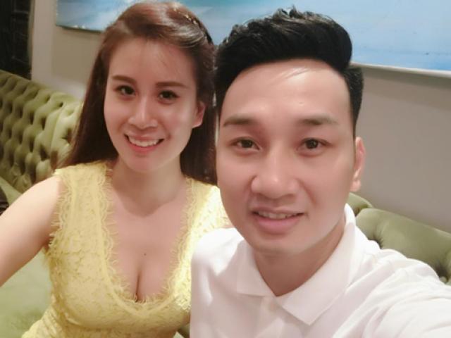 Vợ sexy của MC Thành Trung chăm chồng thức đêm xem bóng đá