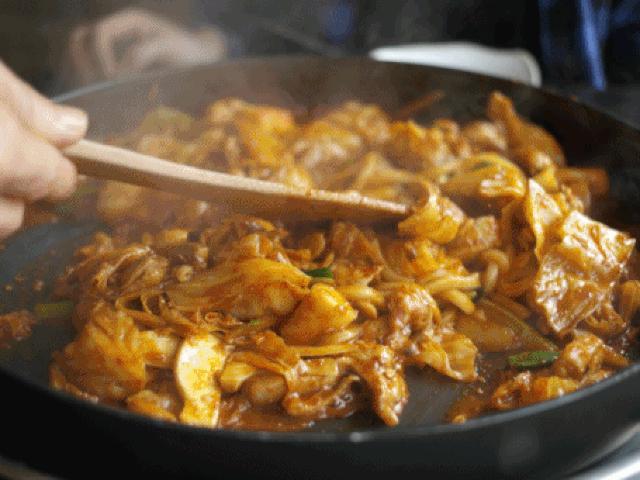 9 món ăn đường phố đậm chất Hàn Quốc bạn khó có thể bỏ qua