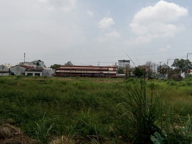 TP.HCM: 1km đường ở quận Bình Tân có tới 4 khu đất bị bỏ hoang - 1