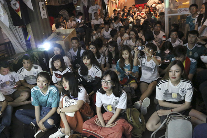 Fan Việt khóc hết nước mắt sau khi Đức gây chấn động World Cup - 1