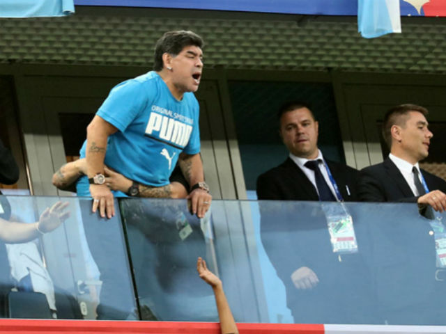 Trực tiếp tin nóng World Cup 30/6: FIFA cảnh cáo Maradona quá khích
