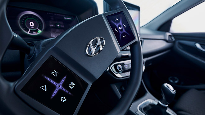 Hãng xe Hyundai đang nuôi ý định phát triển nội thất full màn hình - 1