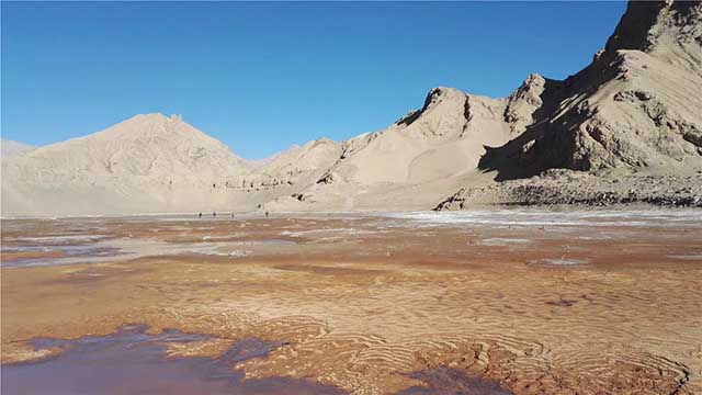Nơi nguy hiểm nhất ở Trung Quốc được ví như thung lũng chết chóc - 1