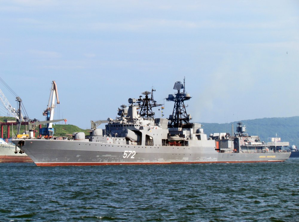 Tàu chiến Nga cập cảng Philippines giữa lúc căng thẳng ở Biển Đông - 1
