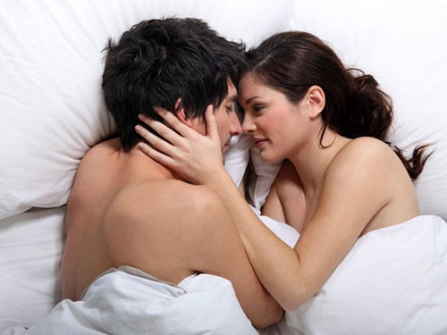 Chất lượng giấc ngủ ảnh hưởng sức khỏe tình dục thế nào? - 1