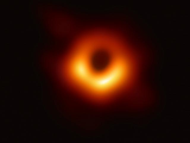 Hé lộ hình ảnh đầu tiên về hố đen vũ trụ nuốt chửng vạn vật