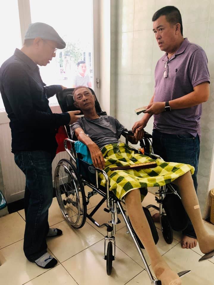 Nghệ sĩ Trung Dân: “Anh Lê Bình yếu, nhận ra chúng tôi nhưng nói chuyện rất khó khăn” - 1