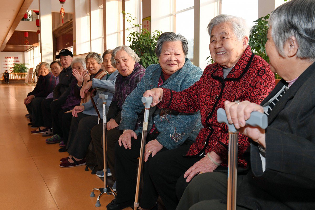 Chinese run out of money for pensioners - 1