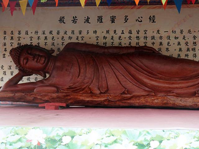 Điều ít biết về pho tượng Phật bằng gỗ lũa lớn nhất Việt Nam