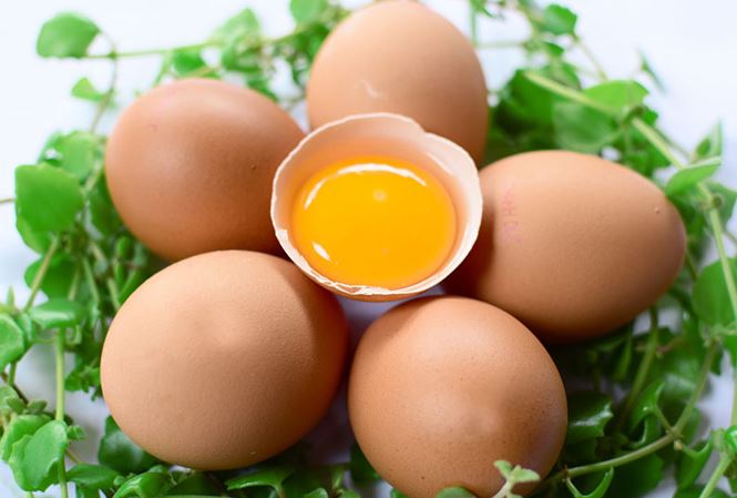 Trứng 'đại kỵ' với người bị tăng huyết áp, tim mạch, mỡ máu? - 1