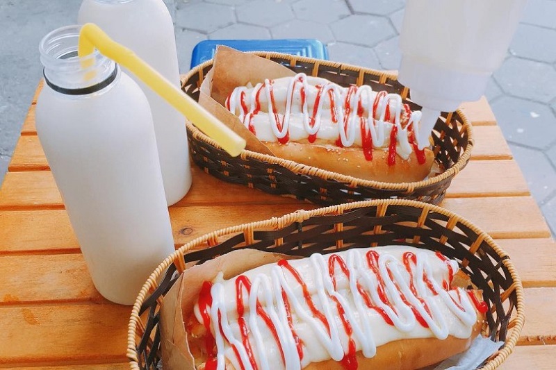 Quán bánh mì "đắp chăn" độc lạ, gây sự tò mò ở Hà thành - 1
