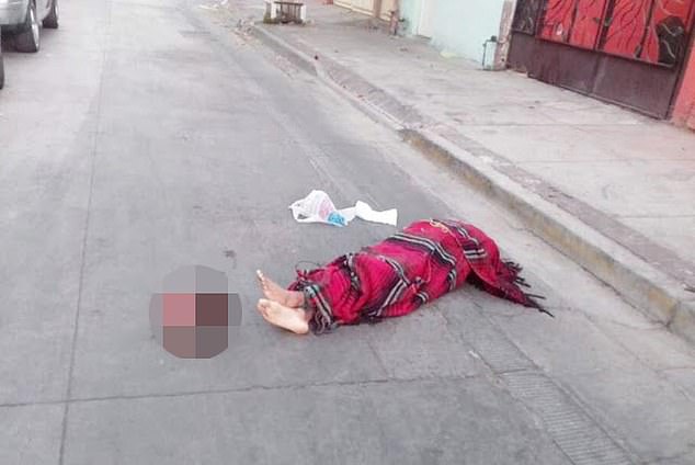 Băng đảng Mexico đại chiến, xác người không đầu nằm rải rác trên đường phố - 1