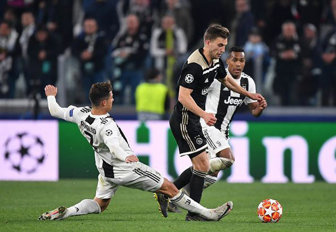 Juventus tìm thầy mới cho Ronaldo: "Trảm" Allegri, mời Mourinho là hợp lý? - 1
