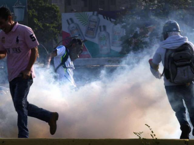 Thủ lĩnh đối lập Venezuela tuyên bố đảo chính, lật đổ Tổng thống Maduro