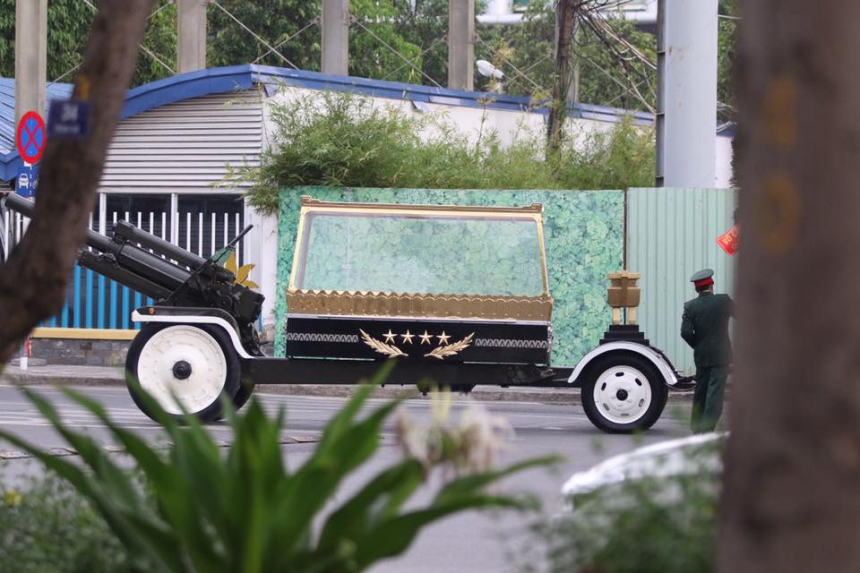 TRỰC TIẾP: Máy bay chở thi hài Đại tướng Lê Đức Anh đã đáp xuống Tân Sơn Nhất - 22