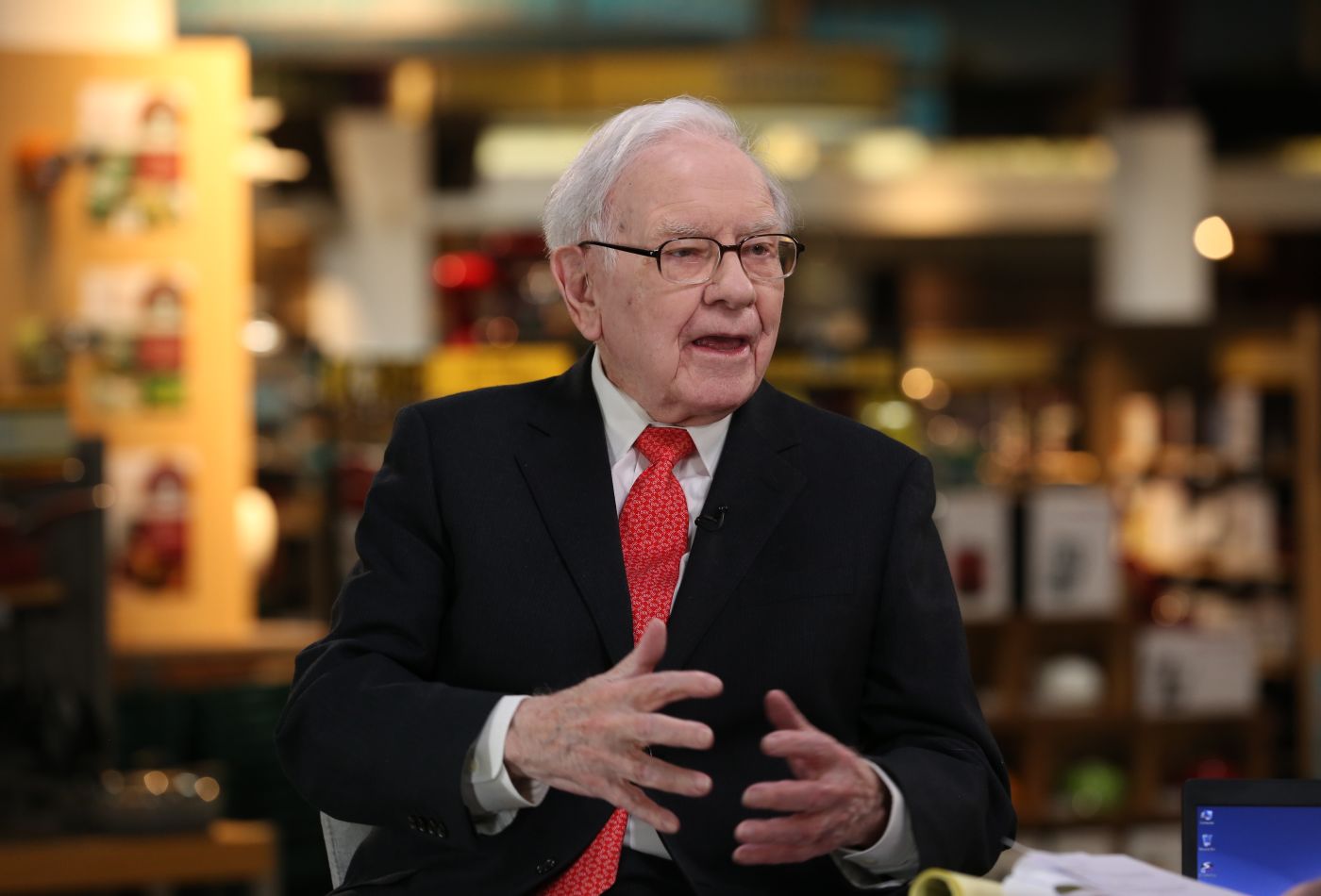 Warren Buffett: “Đừng bao giờ nghe lời những người như tôi” - 1