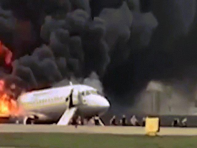 Cháy máy bay Nga: Hành khách tự “đẩy nhau vào con đường chết”
