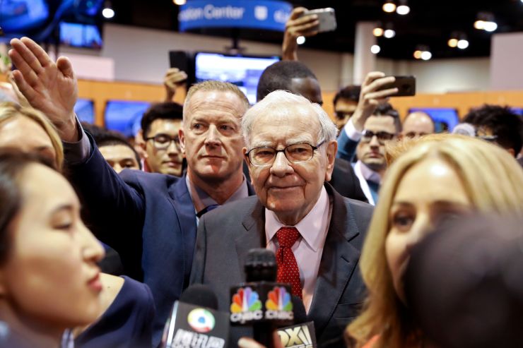 Tỷ phú Warren Buffett hé lộ người kế nhiệm sự nghiệp - 1
