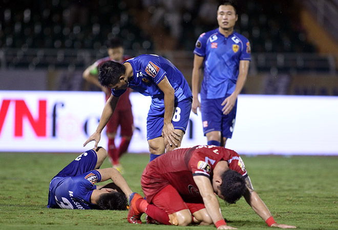 Bạn thầy Park “đứng hình” vì TP.HCM lỡ cơ hội bỏ xa Hà Nội FC - 1