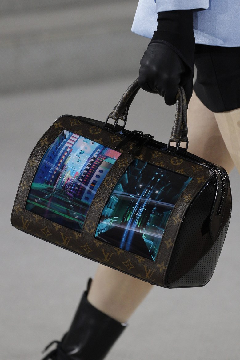 Túi màn hình vô tuyến của Louis Vuitton được yêu thích đặc biệt - 1