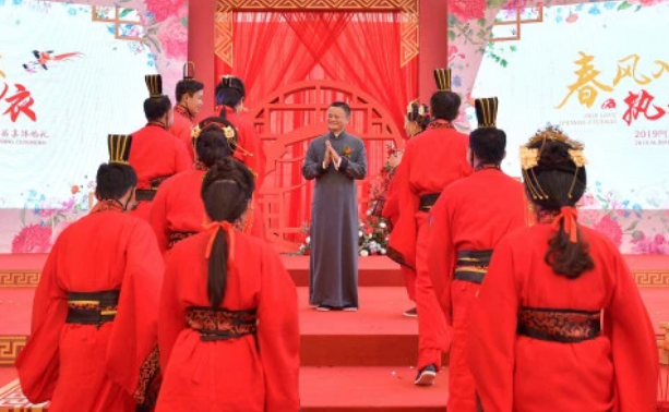 Jack Ma khuyên các cặp đôi mới cưới quan hệ theo công thức &#34;669&#34; - 1