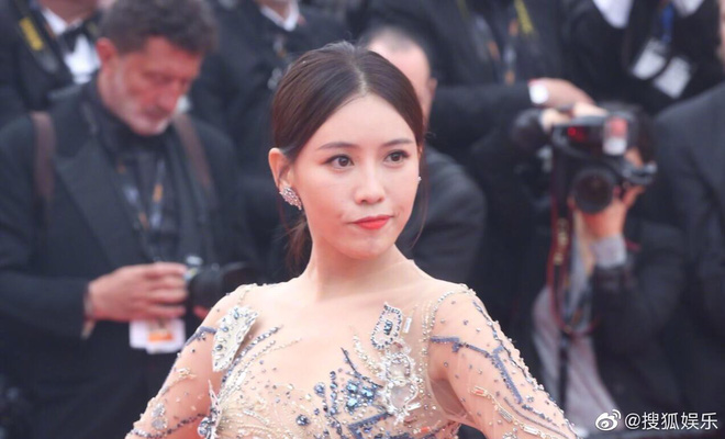 Nàng "A hoàn" khiến cả showbiz Hoa ngữ "ê chề" trên thảm đỏ Cannes là ai?