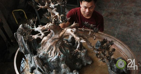 Độc đáo tùng bonsai nặng 70kg đúc bằng đồng đỏ duy nhất ở Việt Nam