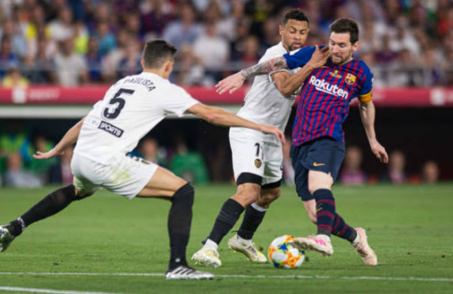 Barcelona - Valencia: Messi nổ súng & bi kịch của "Nhà vua" - 1