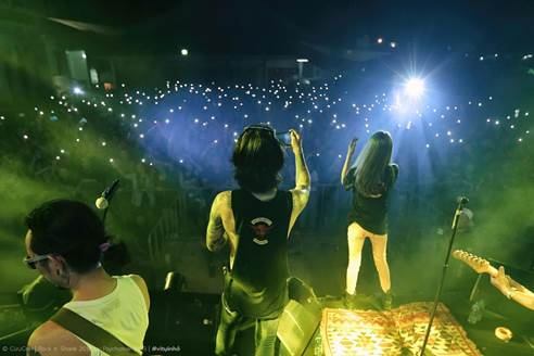 10 nghìn khán giả Sài Gòn hòa mình cùng đêm nhạc rock từ thiện - 1
