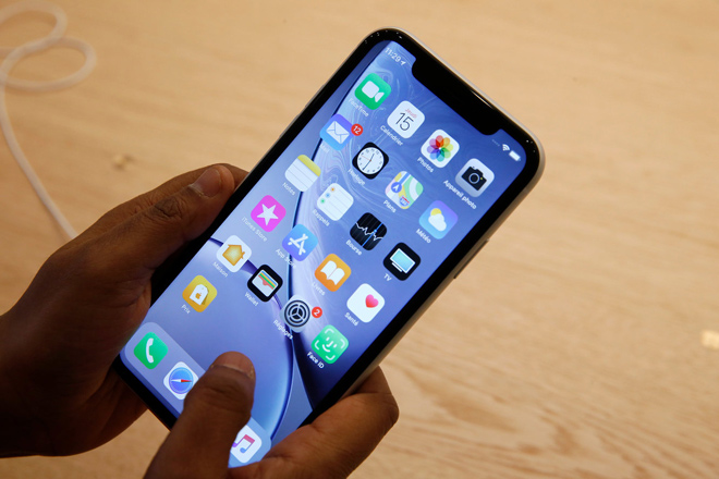 iPhone XR 2020 sẽ có màn hình OLED, iFan mở cờ trong bụng - 1