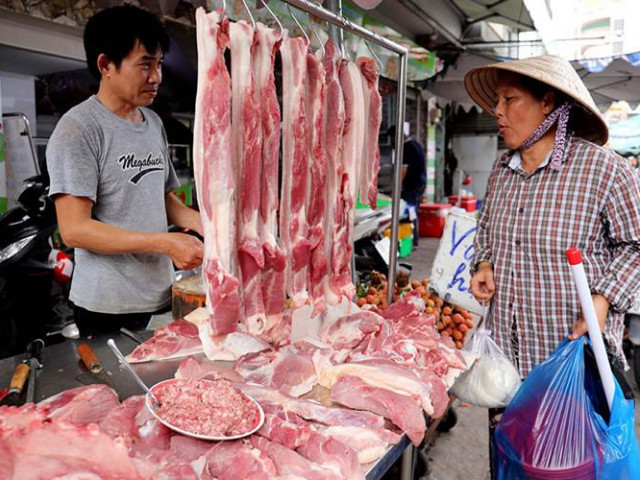 Bộ trưởng NN&PTNT nói gì về giá thịt lợn vẫn ”neo” cao?