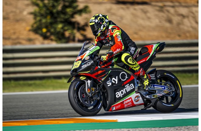 Đua xe MotoGP: Tranh cãi Iannone bị cấm thi đấu 18 tháng vì “thịt bẩn” - 1