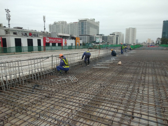 Cận cảnh làm cầu cạn Mai Dịch - Nam Thăng Long giữa tâm dịch Covid-19 - 10
