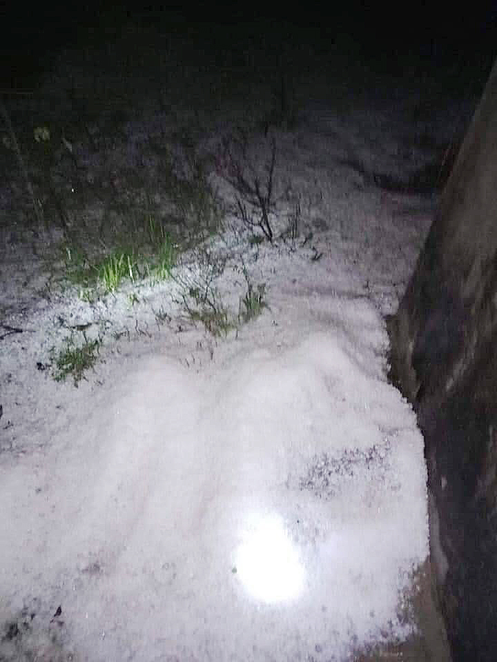 Mưa đá ào ào trút xuống trong đêm, phủ trắng nhiều nơi tại Lai Châu - 2