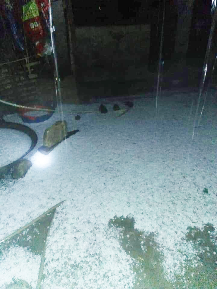 Mưa đá ào ào trút xuống trong đêm, phủ trắng nhiều nơi tại Lai Châu - 3