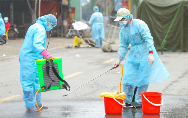 Vì sao bệnh nhân 254 lọt qua chốt kiểm dịch Covid-19 để đi chạy thận? - 2