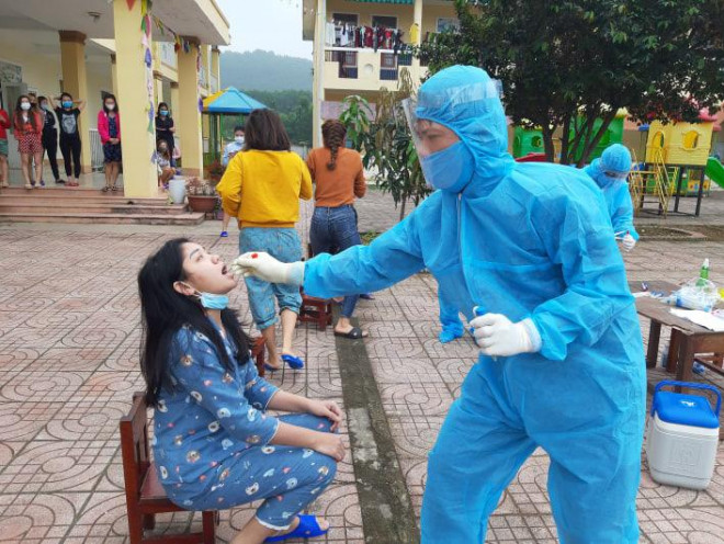 Nghề buộc phải "gần nhau" trong những ngày cần "xa nhau" - 3