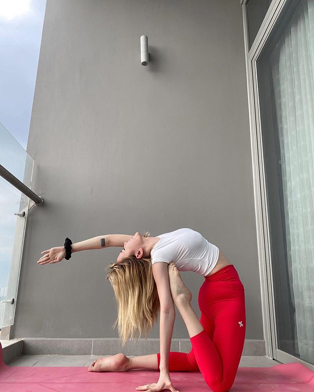 Ngỡ ngàng vì body thon mềm như thiên nga của "bạn gái Sơn Tùng" khi tập yoga - 4