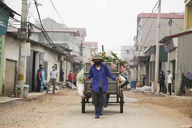 Đông Cứu "sống chậm" những ngày phong tỏa 572 hộ dân vì Covid-19 - 5