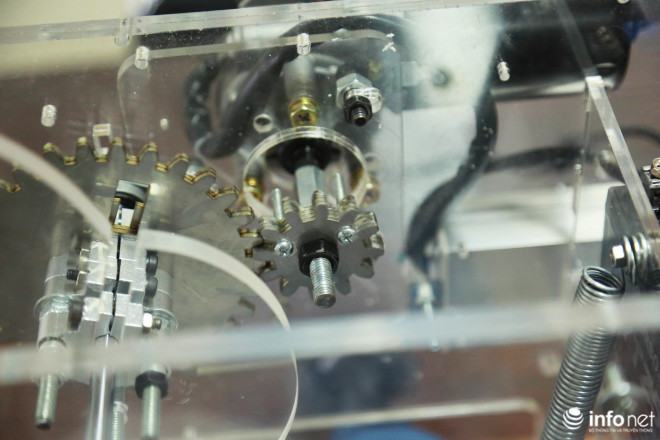 Cận cảnh máy trợ thở đầu tiên do chính tay người Việt Nam thiết kế và sản xuất - 6