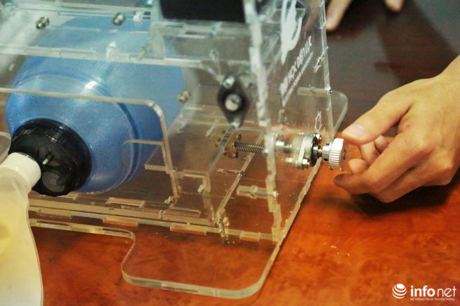 Cận cảnh máy trợ thở đầu tiên do chính tay người Việt Nam thiết kế và sản xuất - 9