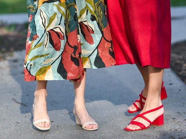 Xu hướng sandal 2020: sandal quai đôi, đế xuồng sẽ ”hot” nhất hè năm nay?