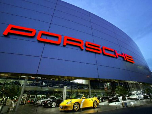 Nhân viên Porsche góp tiền thưởng vào quỹ chống dịch Covid-19