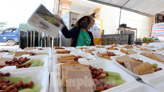 Cuộc sống trong thôn Hạ Lôi sau hơn mười ngày "cấm cung" vì Covid-19 - 18