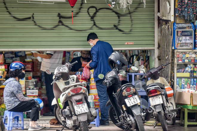 Gần hết hạn giãn cách xã hội, hàng quán rục rịch hoạt động trở lại - 5