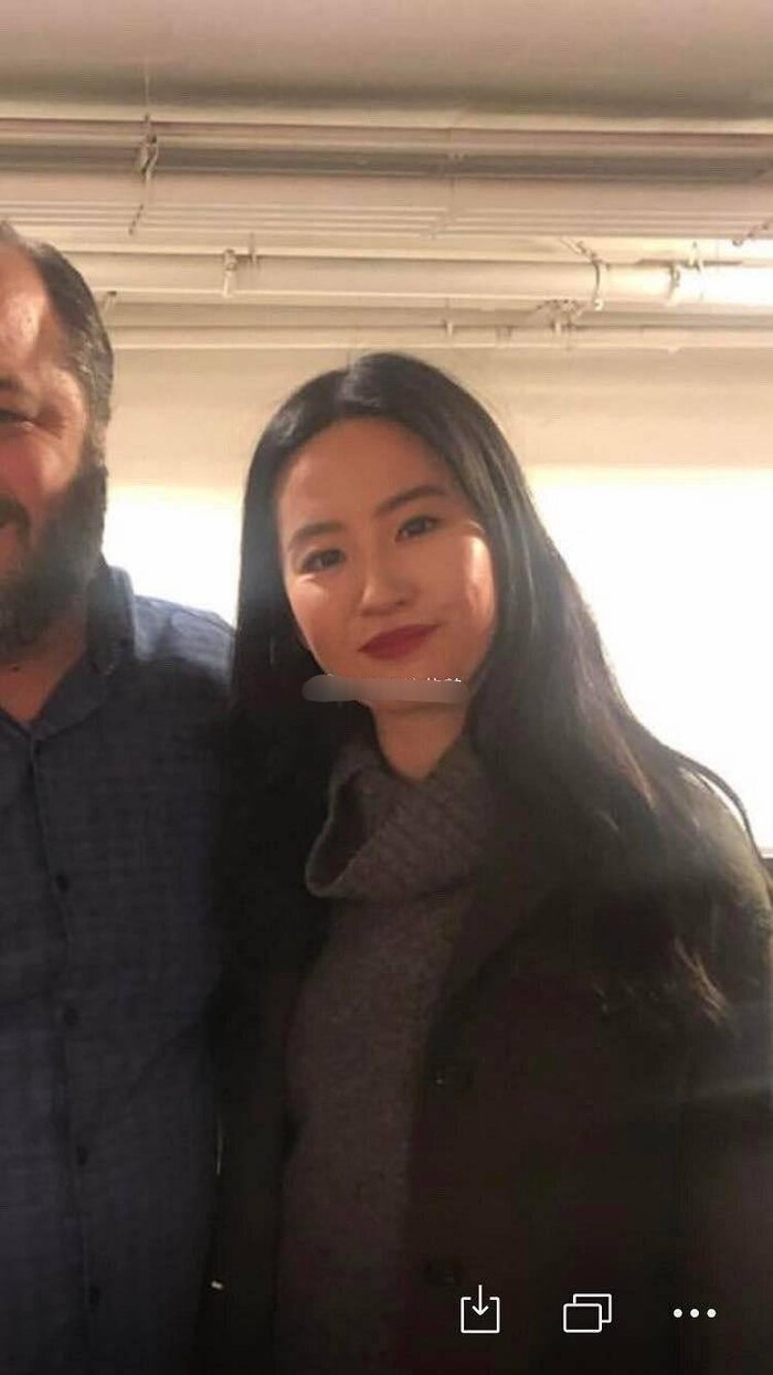 1 tấm ảnh không son phấn khi cách ly của Lưu Diệc Phi đạt 90 vạn like - 6