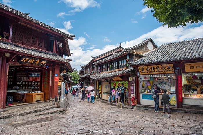 Thành phố "lười biếng" nhất Vân Nam, cảnh đẹp miễn chê mà người thì trái ngược - 8