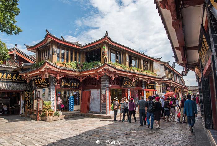 Thành phố "lười biếng" nhất Vân Nam, cảnh đẹp miễn chê mà người thì trái ngược - 9